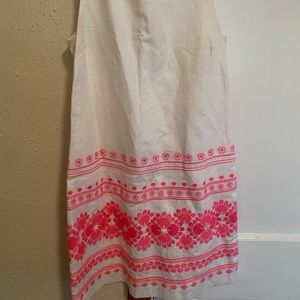 Vineyard vine dress size 2. Gently worn smoke free home